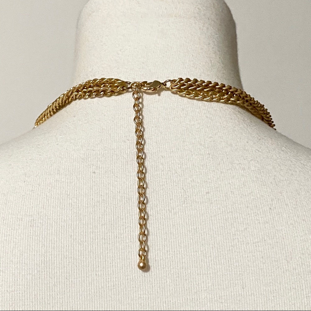Flower Pendant Gold Chain Necklace - Picture 2 of 5